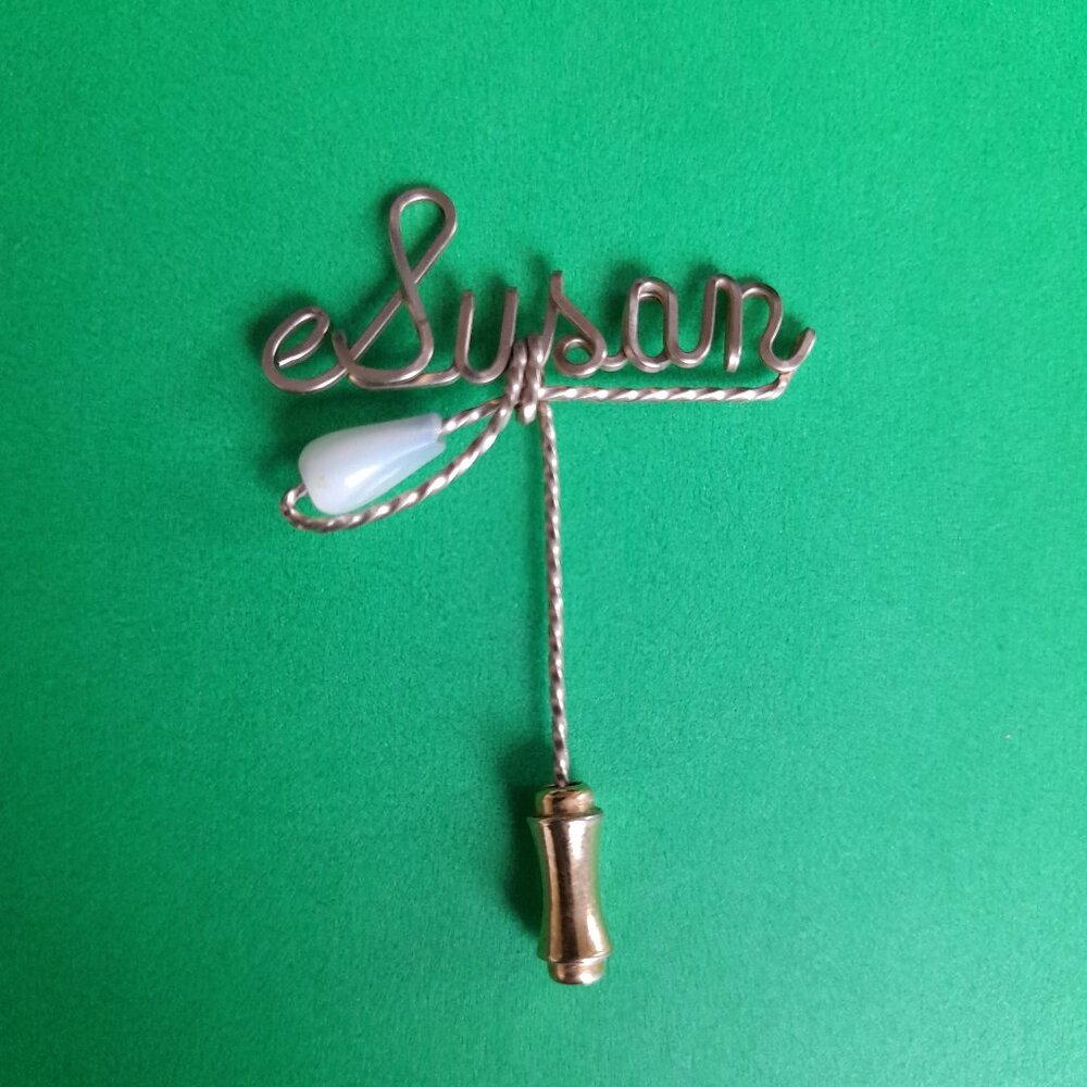 Vintage Wire Name Stick Pin Brooch SUSAN